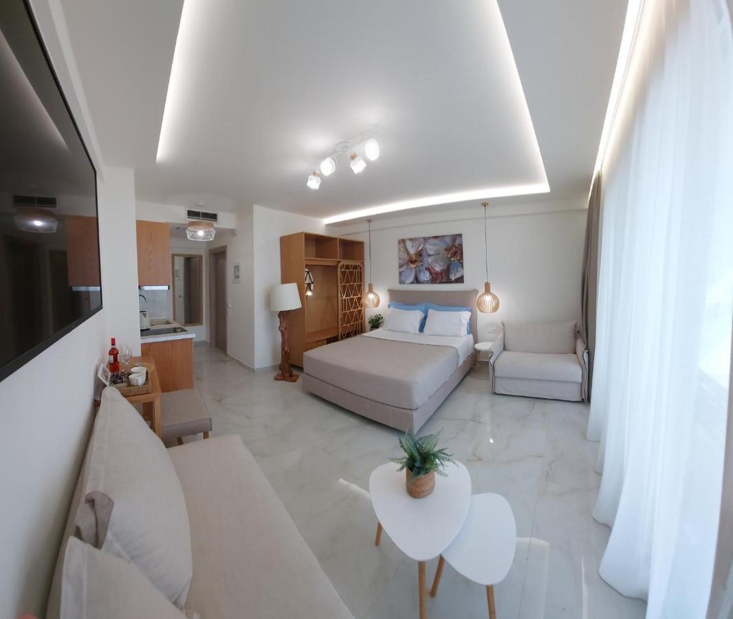 Wide Blue Luxury Boutique Suites Neos Marmaras Exterior photo