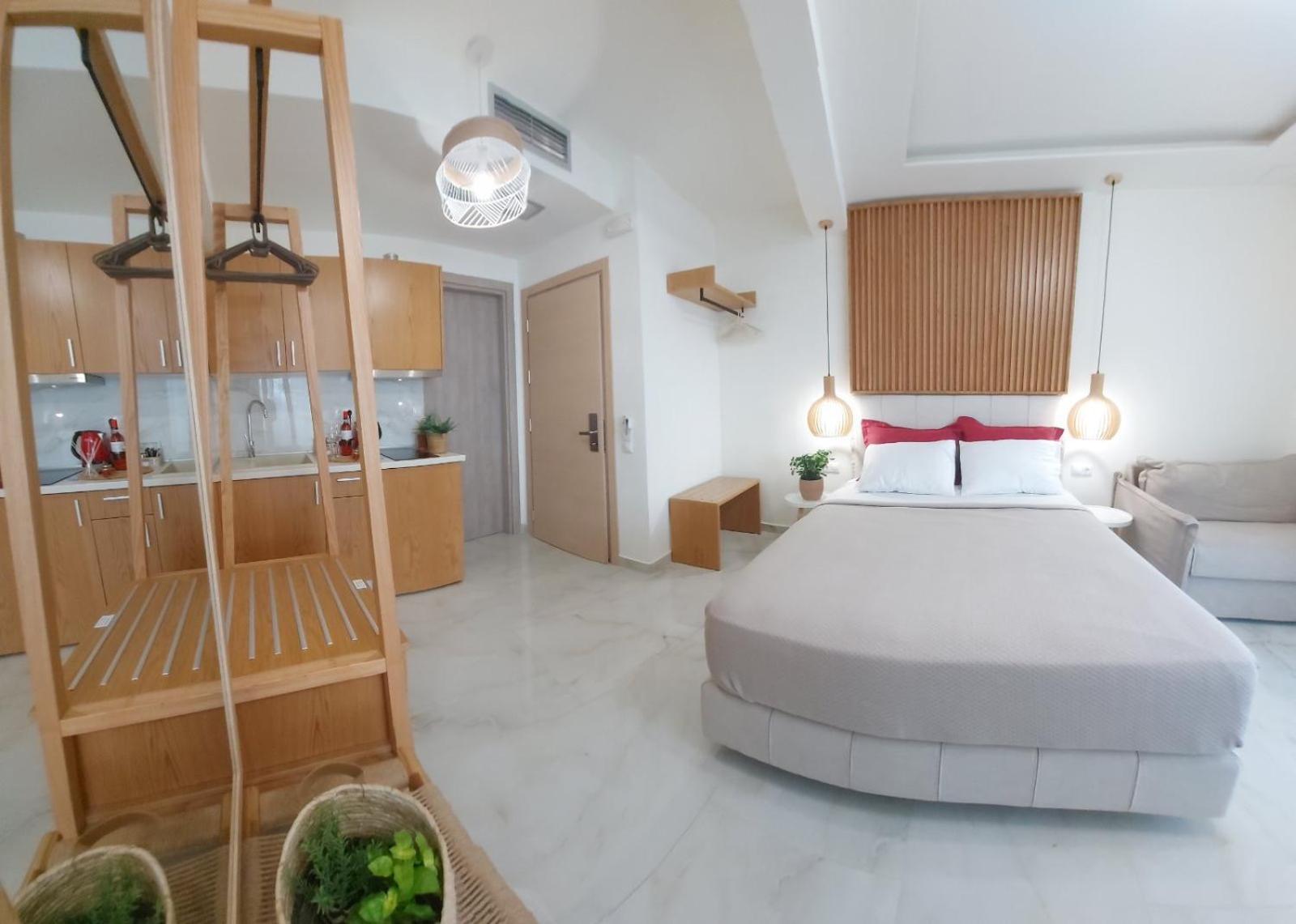 Wide Blue Luxury Boutique Suites Neos Marmaras Exterior photo